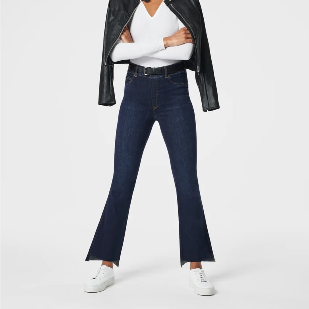 SPANX kick crop black